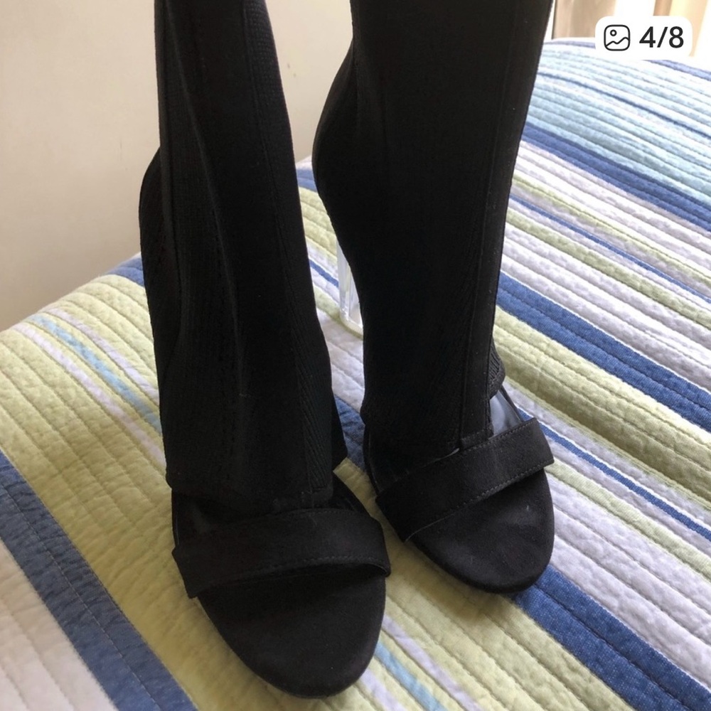 Elegant Black Ankle Boots with Clear Heels - Picture 4 of 7